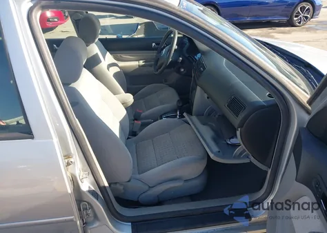 2002 Volkswagen Golf Gls 2.0L z USA, uszkodzony, nr VIN 9BWGK61J724069448